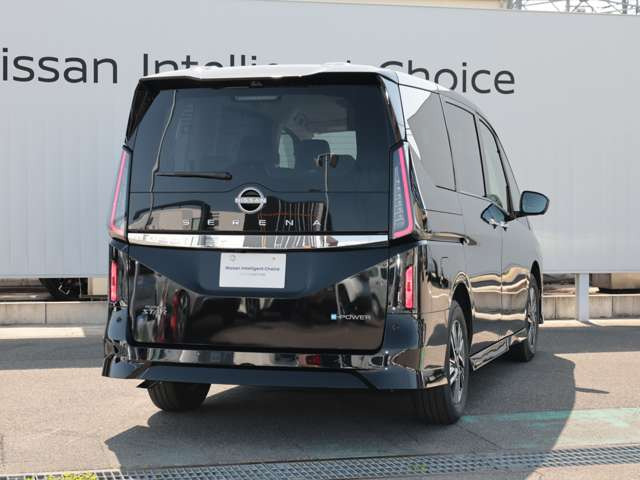 セレナ1.4 e-POWER ハイウェイスターV