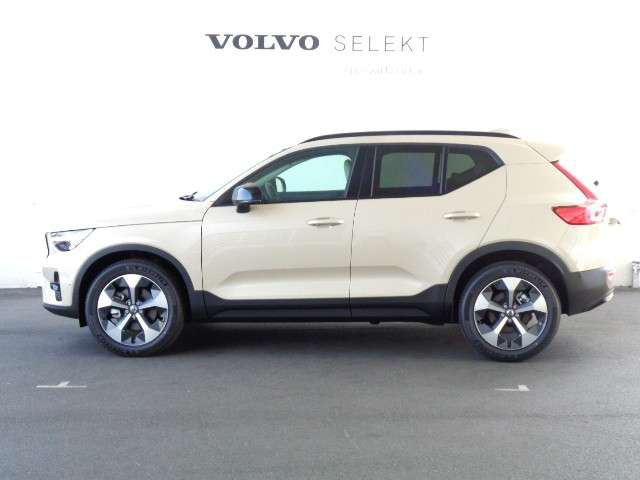 XC40ウルトラ B4 AWD ダークエディション 4WD