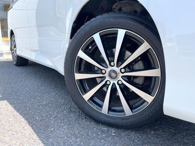 �y17�C���`�A���~�z�C�[���z�O�ςɃ}�b�`�����A���~�z�C�[���𑕒����Ă���܂��B�e��A���~�z�C�[����A�X�^�b�h���X�^�C�����戵�����Ă���܂��B���񂲑��k����������