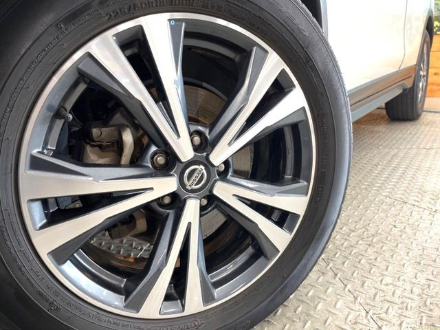�y�����I�v�V����18�C���`�A���~�z�C�[���z�����I�v�V�����z�C�[���𑕒��B���s���\�̌���ɉ����A�O�ς����X�^�C���b�V���ɂȂ��Ă��܂��B