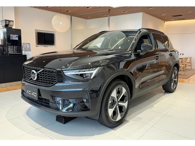 XC40ウルトラ B4 AWD ダークエディション 4WD