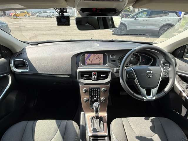 V40クロスカントリーT5 AWD モメンタム 4WD