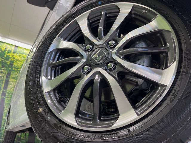 �O�ςɃ}�b�`���������A���~�z�C�[���𑕒����Ă���܂��B�e��ЊO�A���~�z�C�[����A�X�^�b�h���X�^�C�����戵�����Ă���܂��B���񂲑��k����������