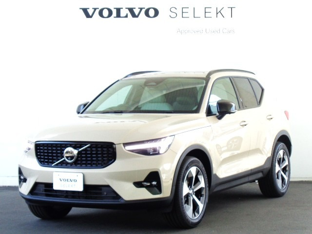 XC40ウルトラ B4 AWD ダークエディション 4WD