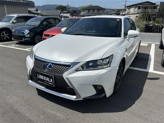 CT200h Fスポーツ