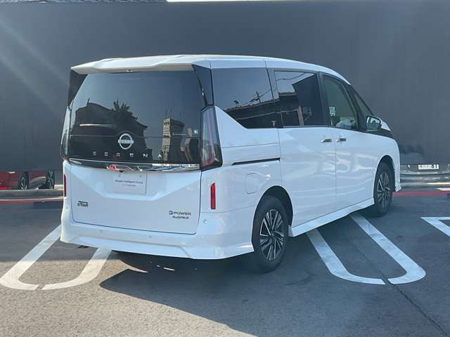 セレナ1.4 e-4ORCE ハイウェイスターV 4WD