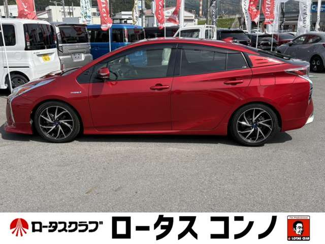 プリウス1.8 S ツーリングセレクション E-Four 4WD