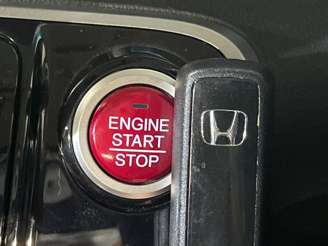 �yHonda�X�}�[�g�L�[�z�J�o����|�P�b�g�ɓ��ꂽ�܂܂ł��h�A�̎{���E�������\�ȃX�}�[�g�L�[�𑕔��B�G���W���̃I���E�I�t�����J�M�����o���K�v����������Ƃ��Ă��֗��ł���
