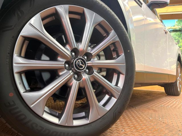 �y����20�C���`�A���~�z�C�[���z�O�ςɃ}�b�`���������A���~�z�C�[���𑕒����Ă���܂��B�e��ЊO�A���~�z�C�[����A�X�^�b�h���X�^�C�����戵�����Ă���܂��B���񂲑��k����������