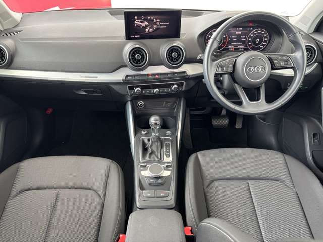 Q21.0 TFSI スポーツ