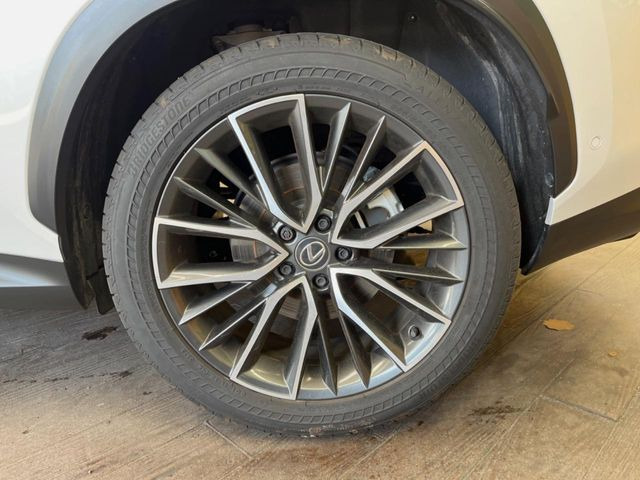 �y����20�C���`�A���~�z�C�[���z�O�ςɃ}�b�`���������A���~�z�C�[���𑕒����Ă���܂��B�e��ЊO�A���~�z�C�[����A�X�^�b�h���X�^�C�����戵�����Ă���܂��B���񂲑��k����������