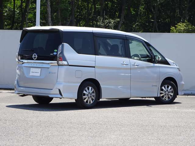 セレナ1.2 e-POWER ハイウェイスターV