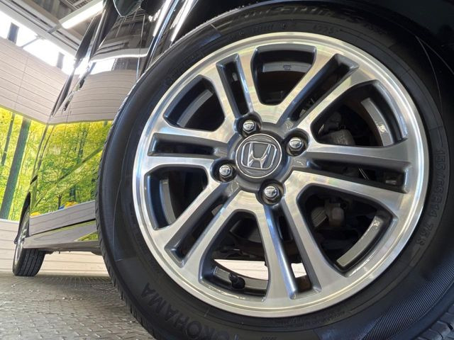 �y����14�C���`�A���~�z�C�[���z�O�ςɃ}�b�`���������A���~�z�C�[���𑕒����Ă���܂��B�e��ЊO�A���~�z�C�[����A�X�^�b�h���X�^�C�����戵�����Ă���܂��B���񂲑��k����������