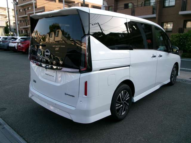 セレナ1.4 e-POWER ハイウェイスターV