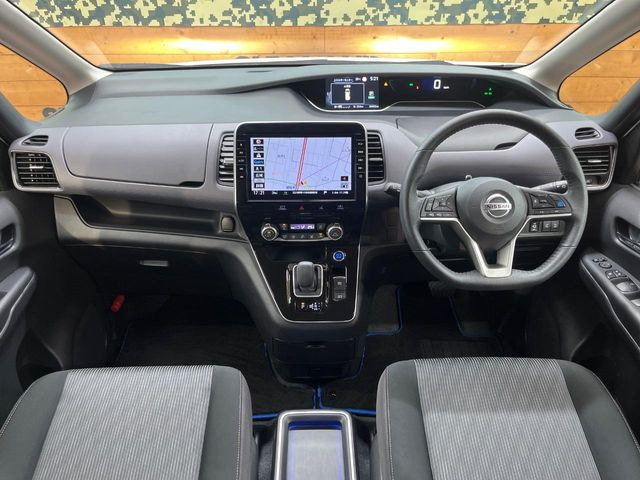 セレナ1.2 e-POWER ハイウェイスターV
