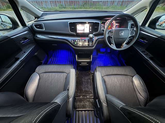 オデッセイ2.4 アブソルート EX 4WD