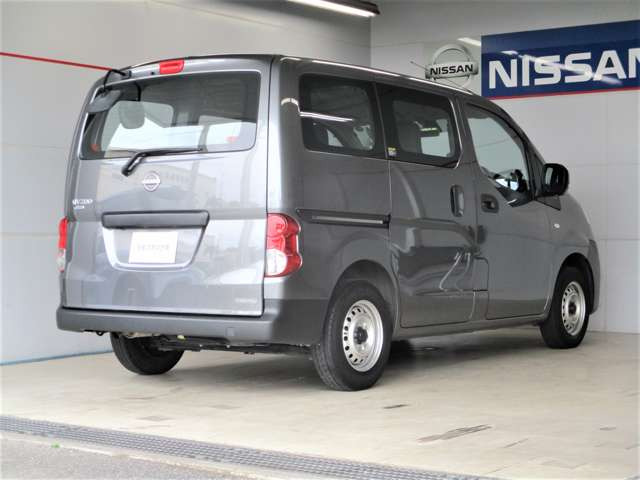 NV200バネットバン1.6 DX