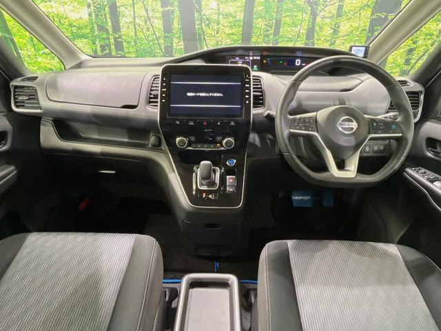 セレナ1.2 e-POWER ハイウェイスターV