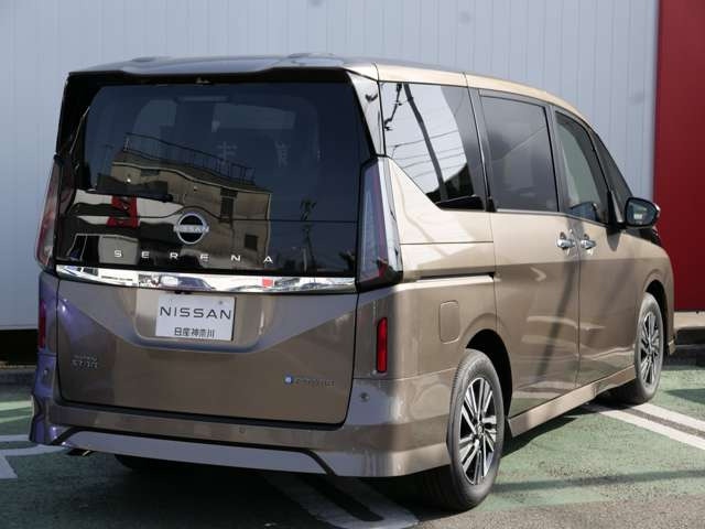 セレナ1.4 e-POWER ハイウェイスターV