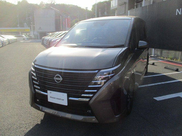 セレナ1.4 e-POWER ハイウェイスターV