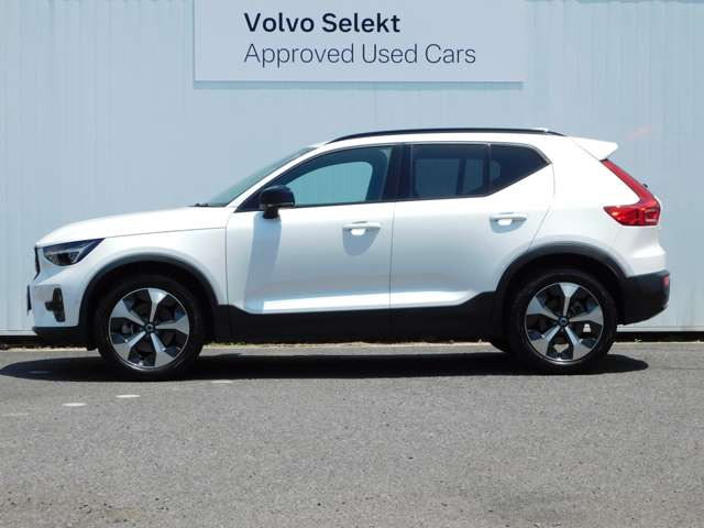 XC40アルティメット B4 AWD ダークエディション 4WD