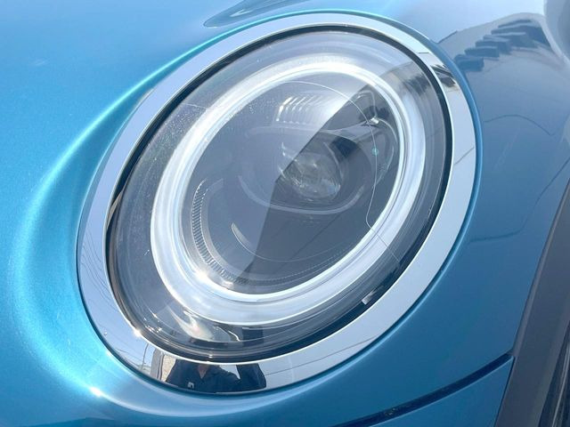 ��LED�w�b�h���C�g:��ԑ��s�����ǍD�Ȏ��E���m�ۂ����S���ĉ^�]�ł��鍂�P�xLED�w�b�h���C�g�𑕔�!�_�����x�������A����d�͂��}�����Ă��܂��B
