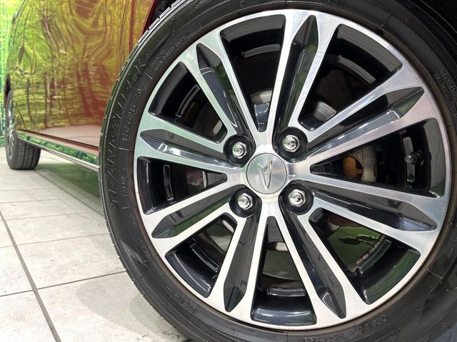 �y����15�C���`�A���~�z�C�[���z�O�ςɃ}�b�`���������A���~�z�C�[���𑕒����Ă���܂��B�e��ЊO�A���~�z�C�[����A�X�^�b�h���X�^�C�����戵�����Ă���܂��B���񂲑��k����������