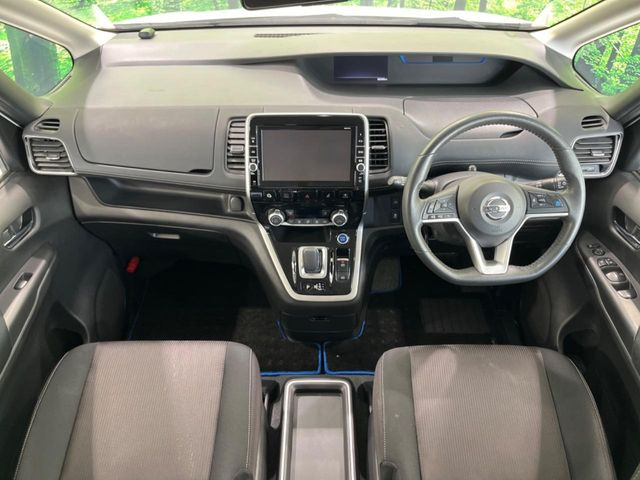 セレナ1.2 e-POWER ハイウェイスターV
