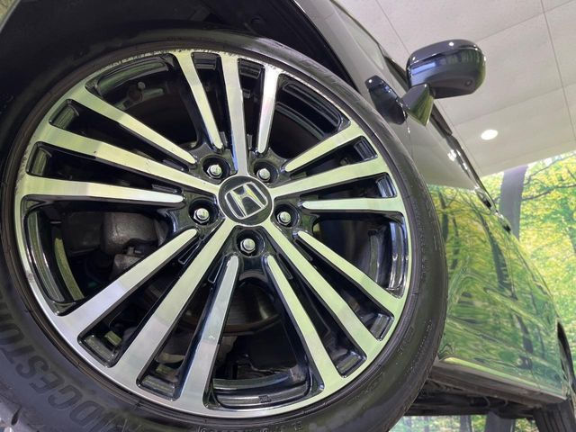 �y�����I�v�V����18�C���`�A���~�z�C�[���z�����I�v�V�����z�C�[���𑕒��B���s���\�̌���ɉ����A�O�ς����X�^�C���b�V���ɂȂ��Ă��܂��B