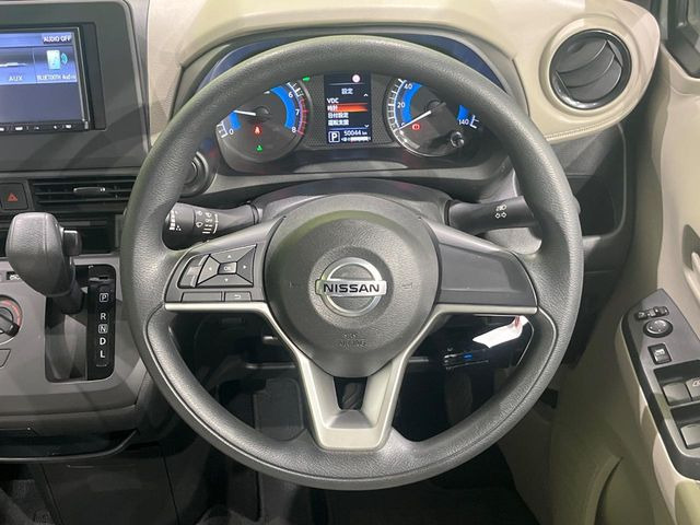 �y�X�e�A�����O�X�C�b�`�z�^�]���A�O������ڐ������炷���ƂȂ��A�I�[�f�B�I���̑��삪�\�ȕ֗��@�\!���S&���K�ȃh���C�u�����o���Ă���܂���