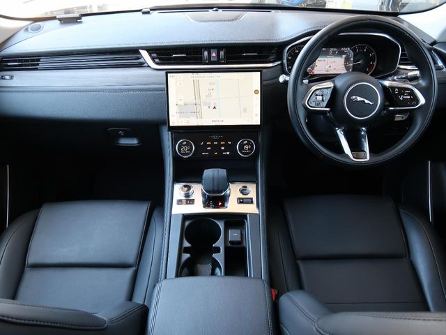 Fペイス2.0L P250 4WD