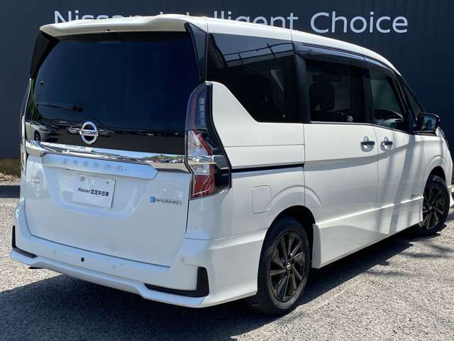 セレナ1.2 e-POWER ハイウェイスターV アーバンクロム