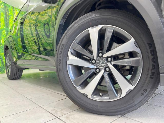 �y����18�C���`�A���~�z�C�[���z�O�ςɃ}�b�`���������A���~�z�C�[���𑕒����Ă���܂��B�e��ЊO�A���~�z�C�[����A�X�^�b�h���X�^�C�����戵�����Ă���܂��B���񂲑��k����������