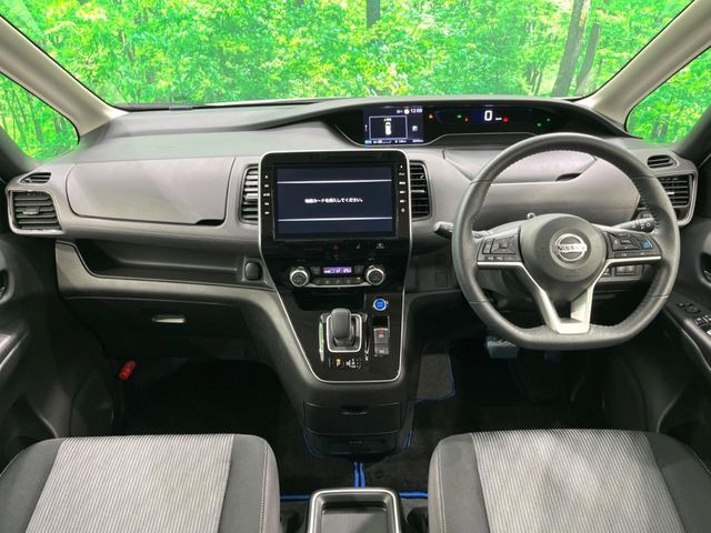 セレナ1.2 e-POWER ハイウェイスターV
