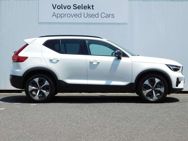 XC40アルティメット B4 AWD ダークエディション 4WD
