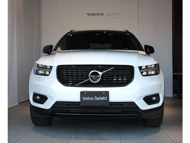 XC40T4 AWD Rデザイン 4WD