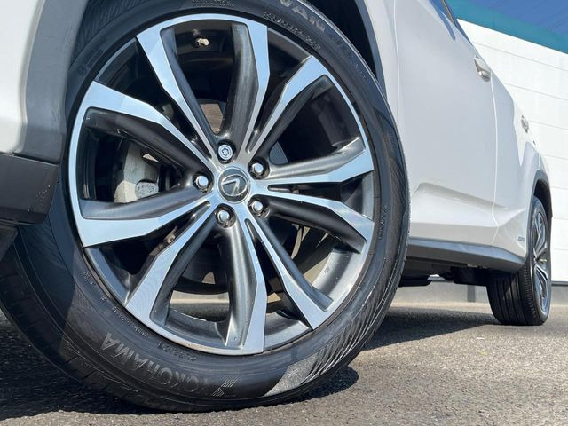 �y����20�C���`�A���~�z�C�[���z�O�ςɃ}�b�`���������A���~�z�C�[���𑕒����Ă���܂��B�e��ЊO�A���~�z�C�[����A�X�^�b�h���X�^�C�����戵�����Ă���܂��B���񂲑��k����������