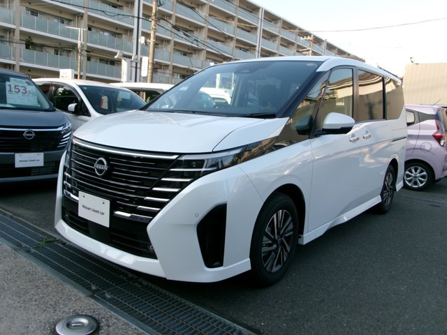 セレナ1.4 e-POWER ハイウェイスターV