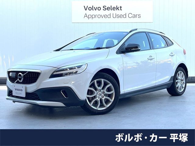 V40クロスカントリーD4 ダイナミック エディション ディーゼル