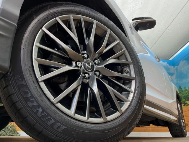 �y����20�C���`�A���~�z�C�[���z�O�ςɃ}�b�`���������A���~�z�C�[���𑕒����Ă���܂��B�e��ЊO�A���~�z�C�[����A�X�^�b�h���X�^�C�����戵�����Ă���܂��B���񂲑��k����������