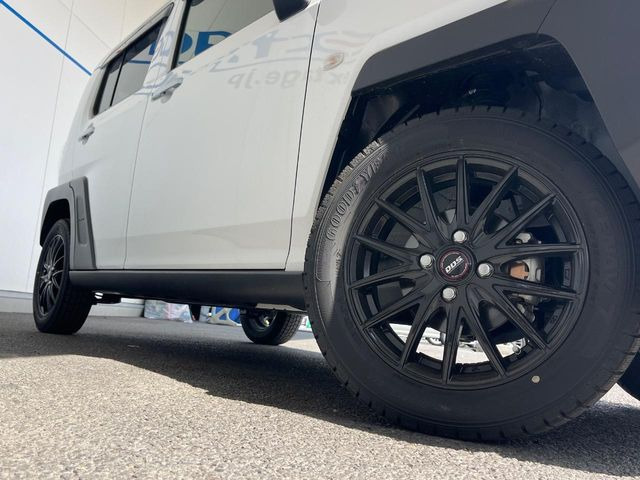�y15�C���`�A���~�z�C�[���z�O�ςɃ}�b�`�����A���~�z�C�[���𑕒����Ă���܂��B�e��A���~�z�C�[����A�X�^�b�h���X�^�C�����戵�����Ă���܂��B���񂲑��k����������