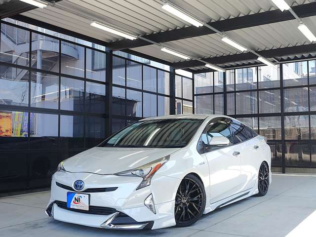 プリウス1.8 S
