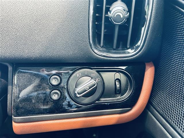 ミニクロスオーバークーパー SD オール4 4WD