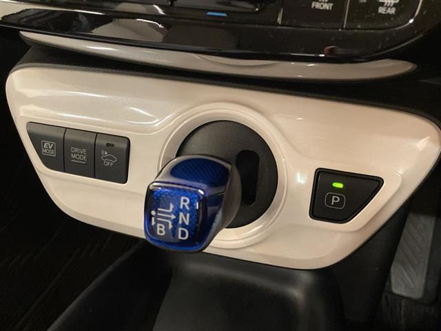 プリウス1.8 S