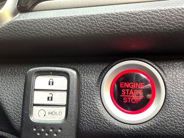 �yHonda�X�}�[�g�L�[�z�J�o����|�P�b�g�ɓ��ꂽ�܂܂ł��h�A�̎{���E�������\�ȃX�}�[�g�L�[�𑕔��B�G���W���̃I���E�I�t�����J�M�����o���K�v����������Ƃ��Ă��֗��ł���