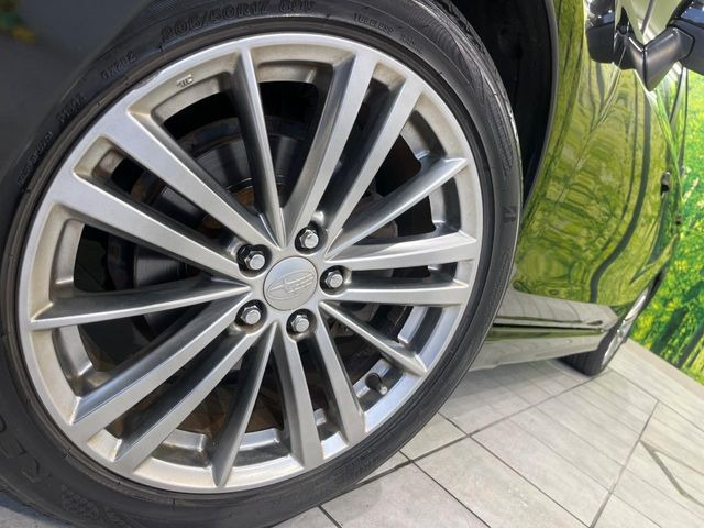 �y����17�C���`�A���~�z�C�[���z�O�ςɃ}�b�`���������A���~�z�C�[���𑕒����Ă���܂��B�e��ЊO�A���~�z�C�[����A�X�^�b�h���X�^�C�����戵�����Ă���܂��B���񂲑��k����������