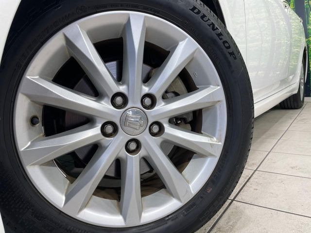�y����17�C���`�A���~�z�C�[���z�O�ςɃ}�b�`���������A���~�z�C�[���𑕒����Ă���܂��B�e��ЊO�A���~�z�C�[����A�X�^�b�h���X�^�C�����戵�����Ă���܂��B���񂲑��k����������