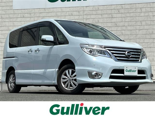 セレナ2.0 ハイウェイスター Vセレクション+Safety II 4WD