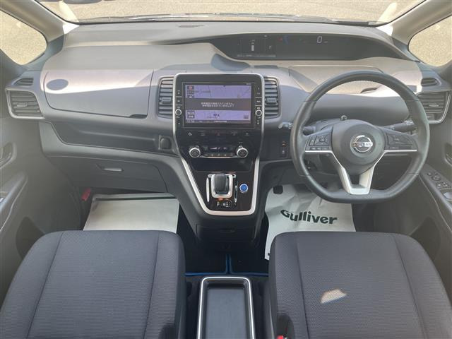 セレナ1.2 e-POWER XV