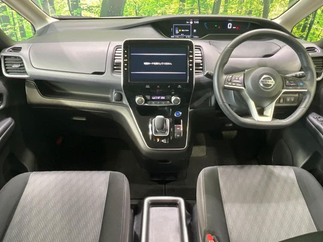 セレナ1.2 e-POWER ハイウェイスターV